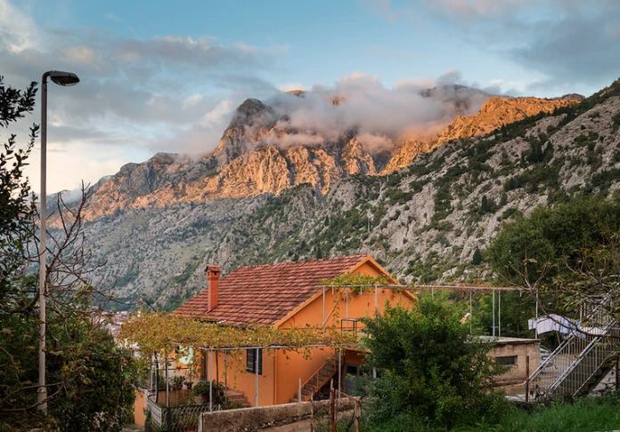 Kotor neighborhood: Shkalyari and Dobrota