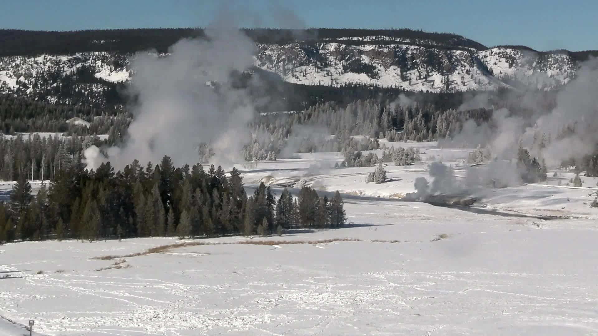 Old Faithful Geyser, Yellowstone National Park, Wyoming